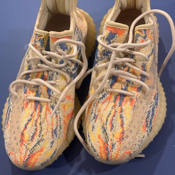 Yezzy - Picture 1 of 4